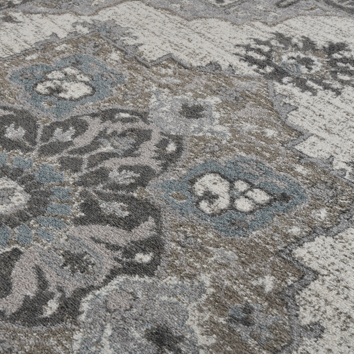 Amer Rugs ALX-51 Alexandria Classic Medallion /Stone Gray Area Rug