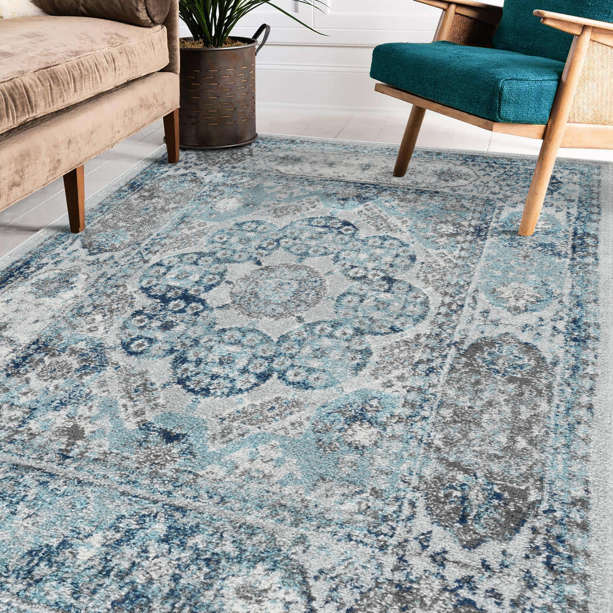 Amer Rugs ALX-83 Alexandria Classic Bordered /Sea Blue Area Rug