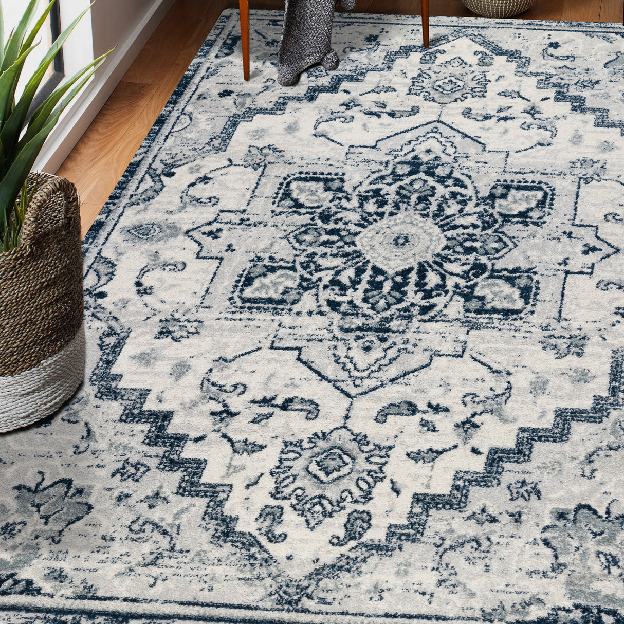Amer Rugs ALX-92 Alexandria Classic Medallion Runner Rug, 2'6" X 10'3" Area Rug