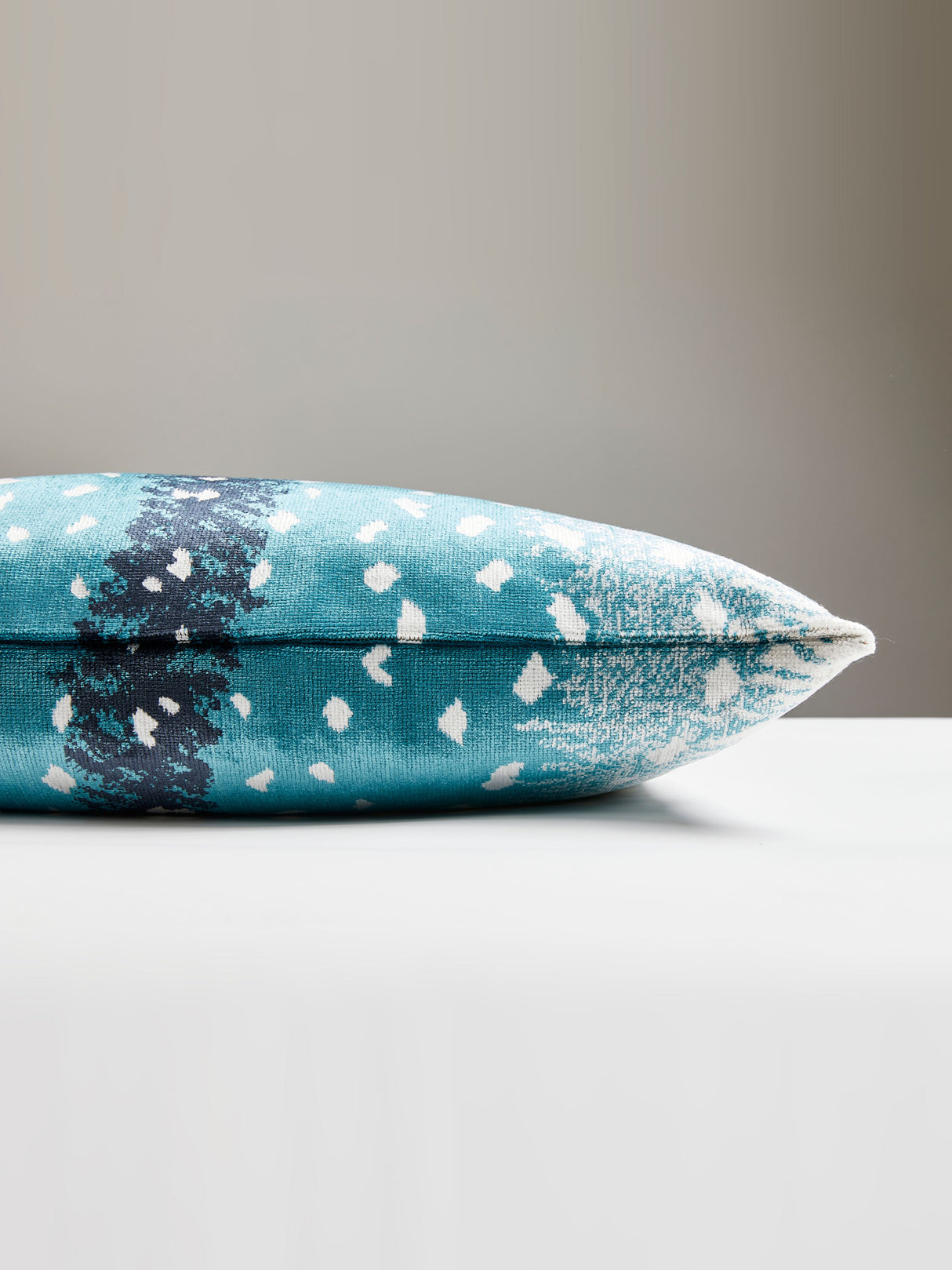 Scalamandre AL 0005LBOHEPILL ANTELOPE LUMBAR PILLOW - Pillow