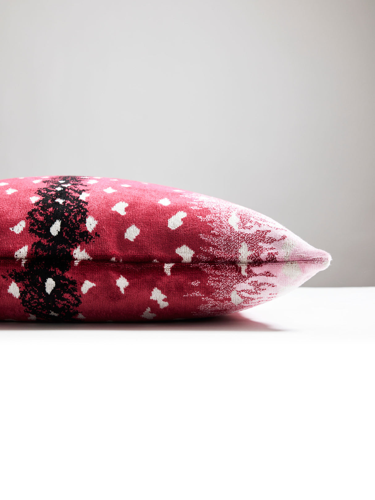 Scalamandre AL 0006BOHEPILL ANTELOPE PILLOW - Pillow Collect