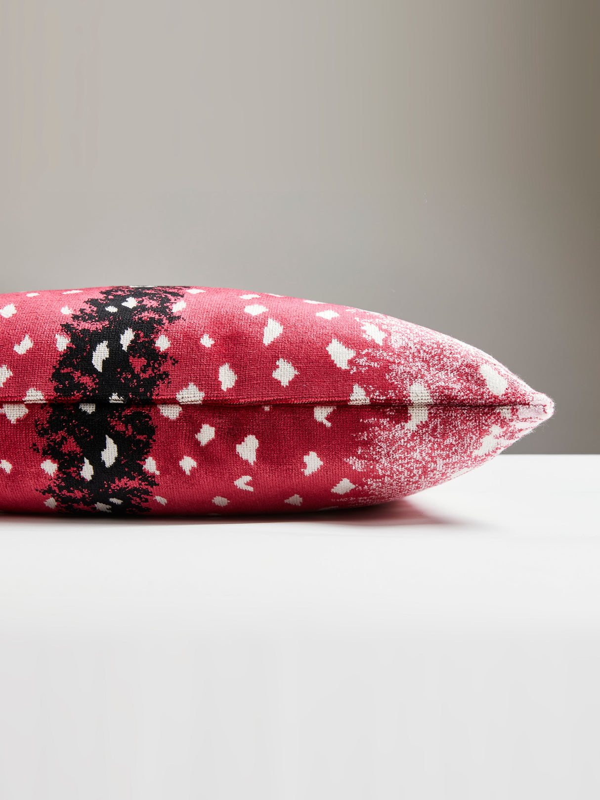 Scalamandre AL 0006LBOHEPILL ANTELOPE LUMBAR PILLOW - Pillow