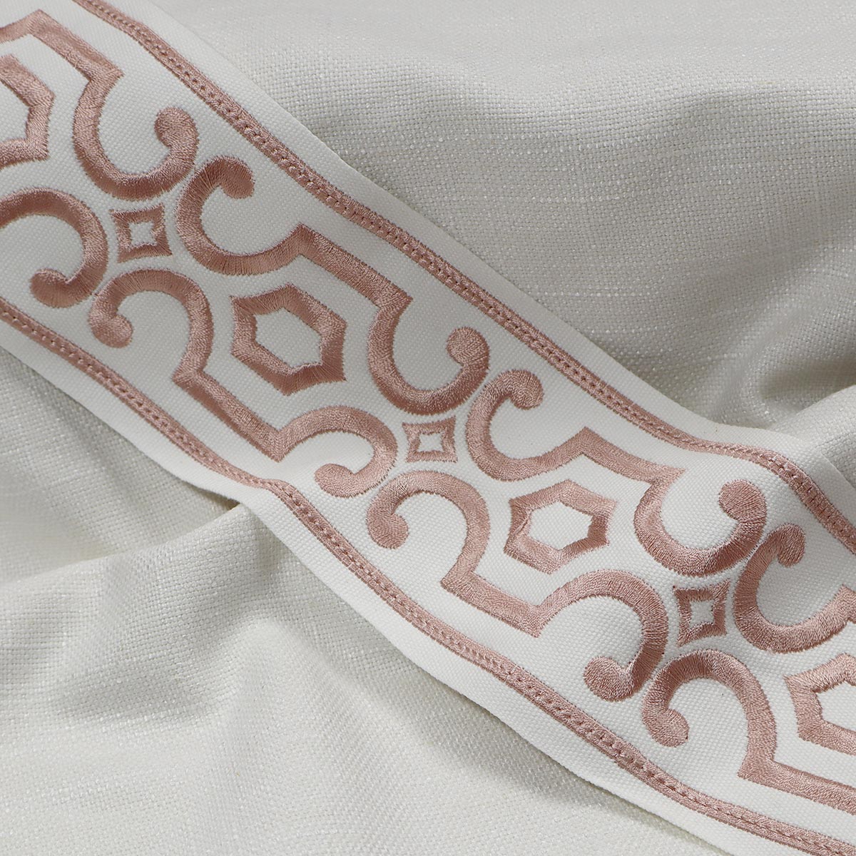 Eade’s AVEBURY EMB TAPE PETAL PETAL