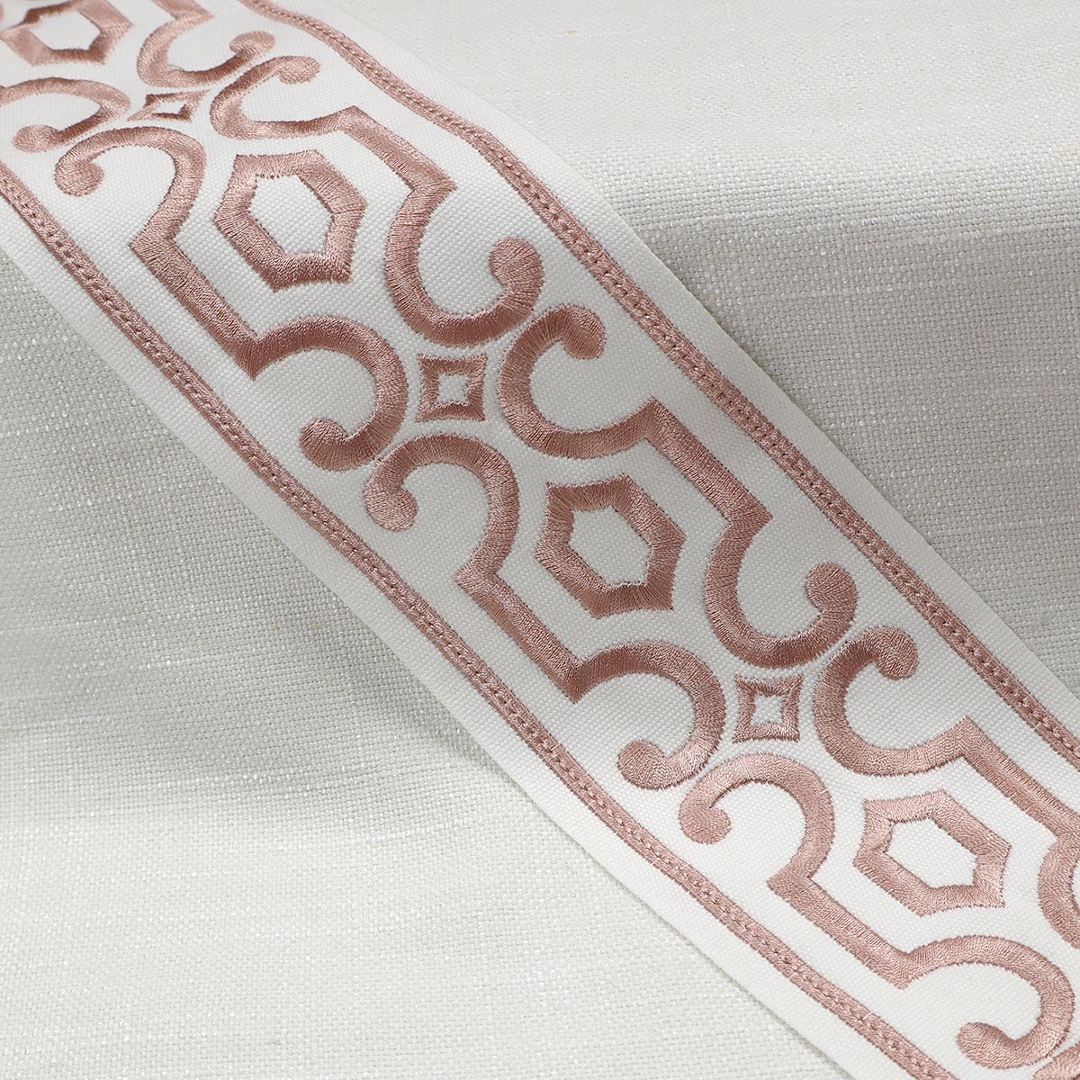 Eade’s AVEBURY EMB TAPE PETAL PETAL