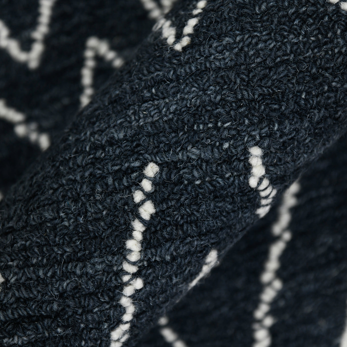 Amer Rugs BER-6 Berlin Farmhouse Geometric /White Area Rug