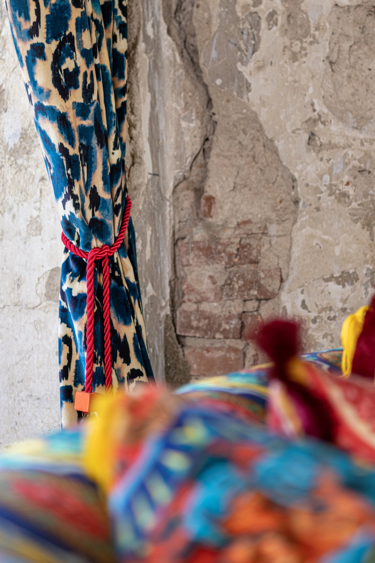 MindtheGap BLU SELVAGGIO - Lifestyle Collection 2024