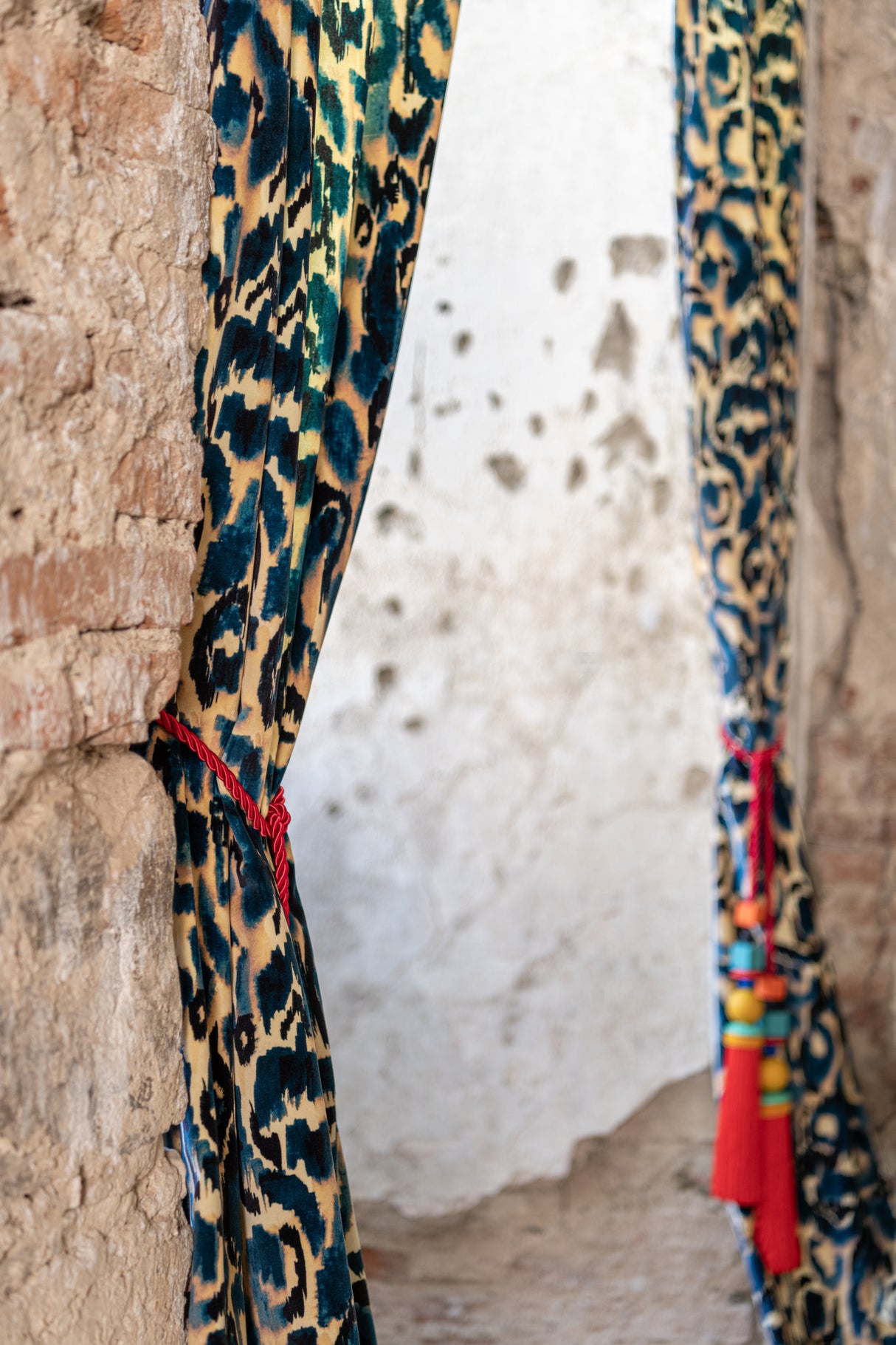 MindtheGap BLU SELVAGGIO - Lifestyle Collection 2024