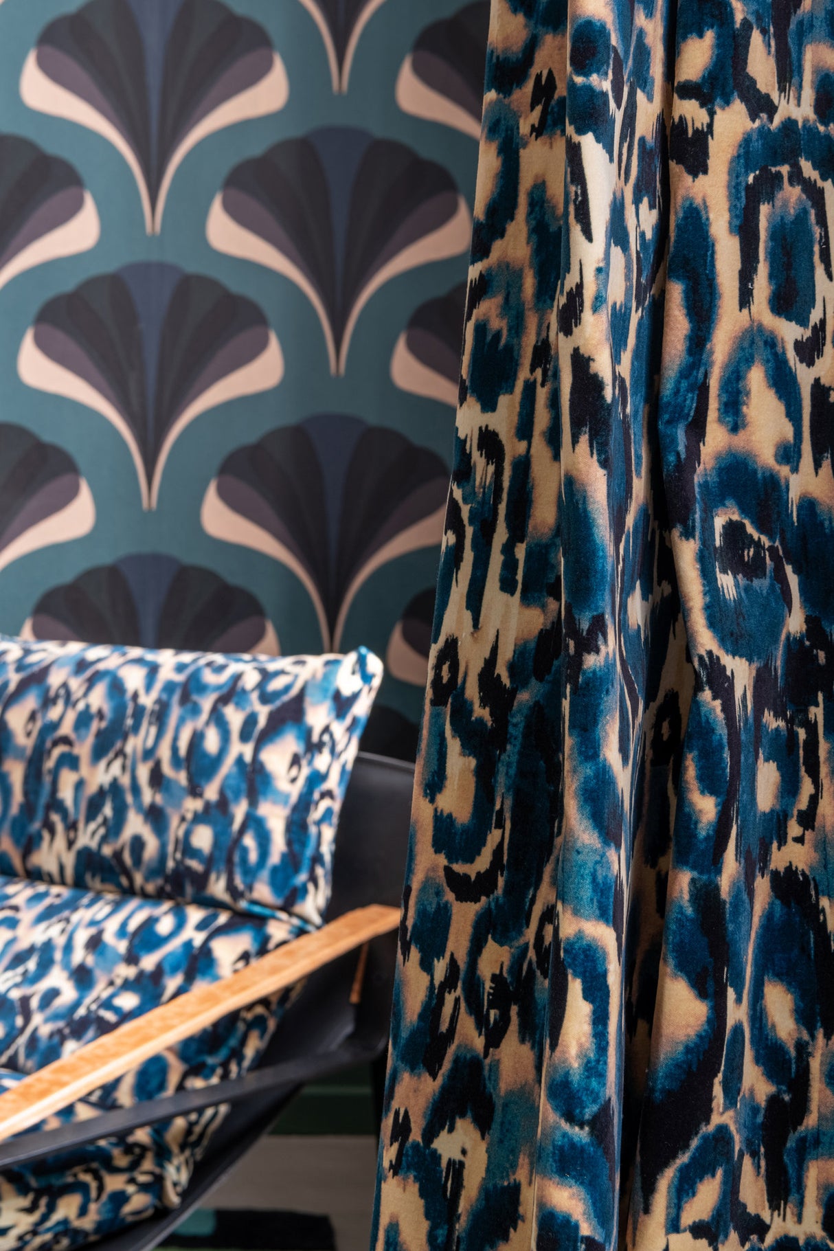 MindtheGap BLU SELVAGGIO - Lifestyle Collection 2024