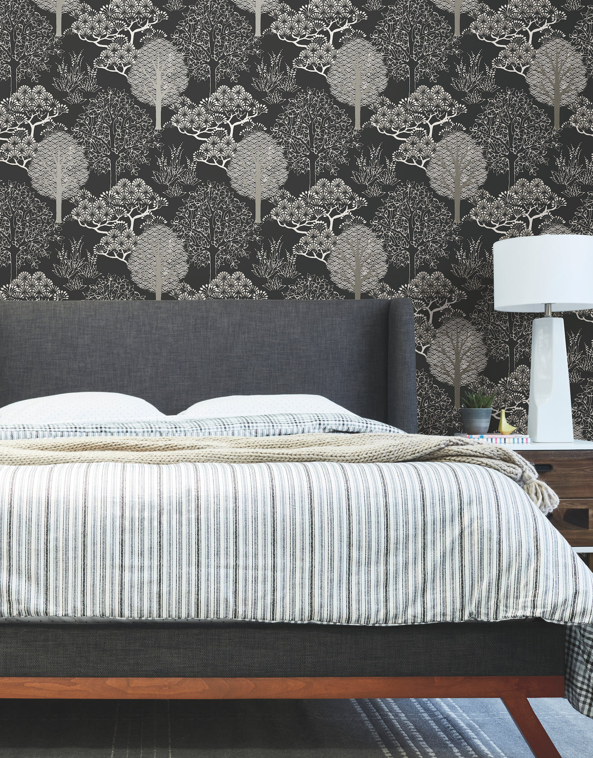 York BW3852 Kimono Trees Black Metallic Wallpaper