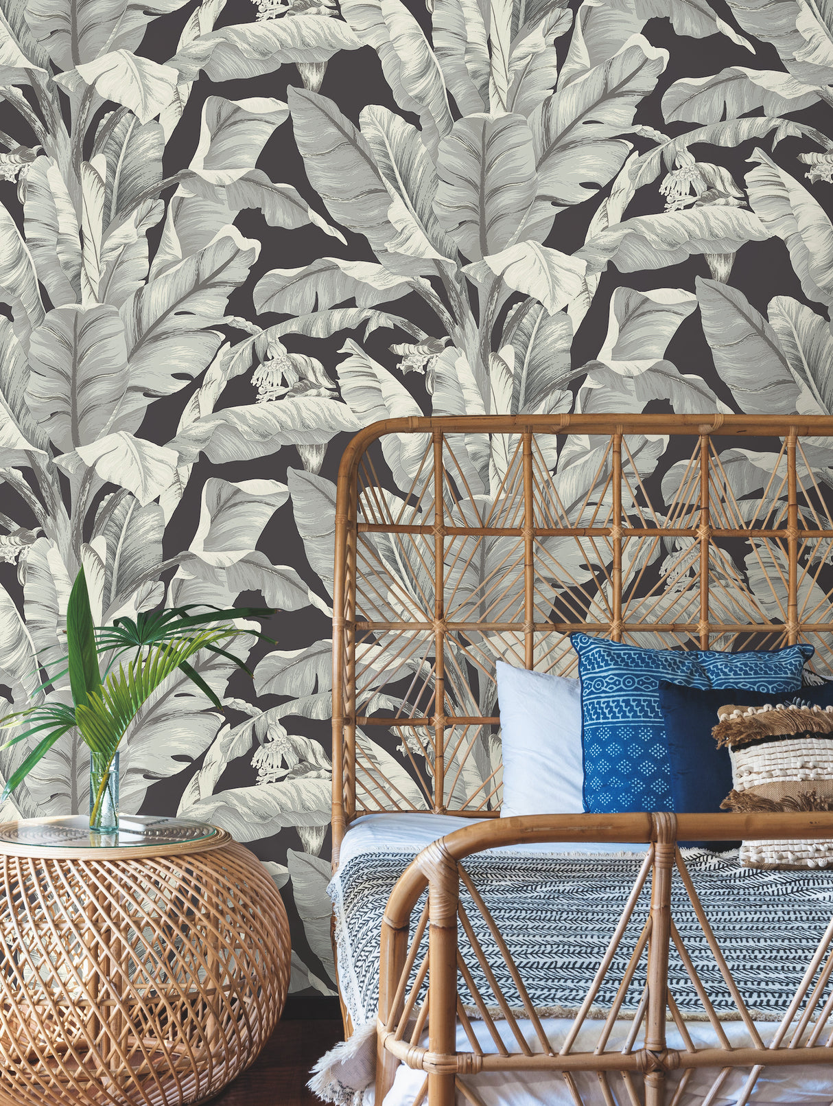 York BW3971 Banana Leaf Black & White Wallpaper