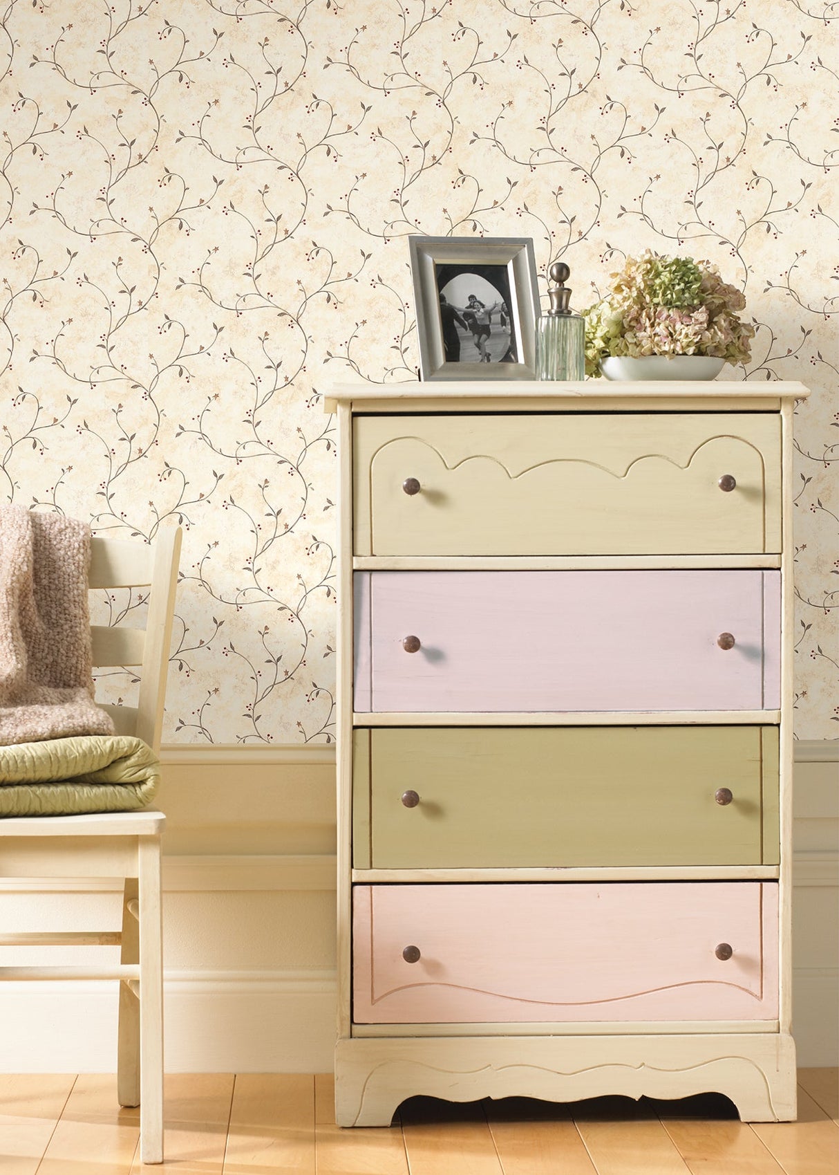 Chesapeake CTR09154 Peyton Green Tin Star Trail Wallpaper