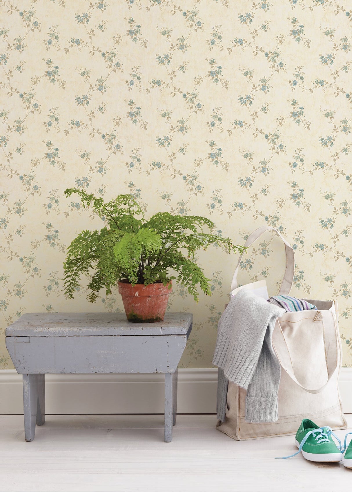 Chesapeake CTR64191 Rose Valley Sky Floral Trail Wallpaper