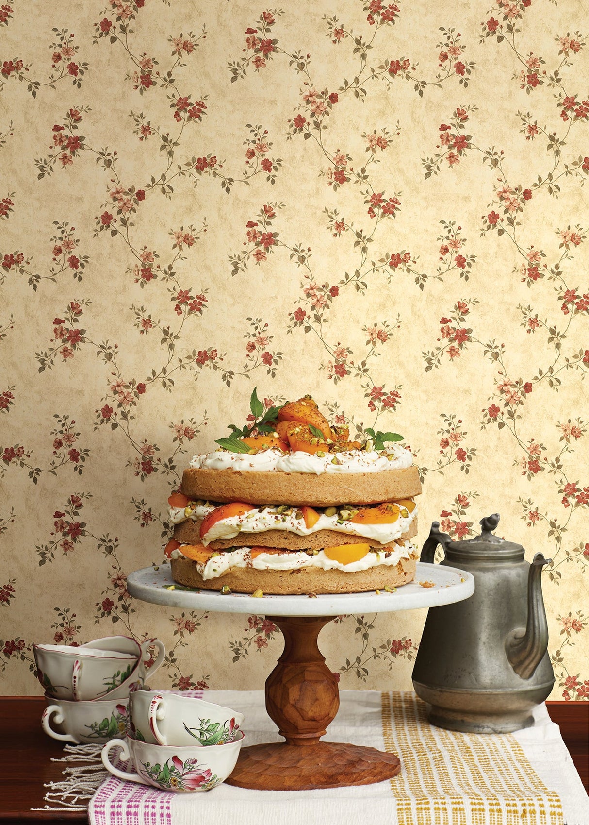 Chesapeake CTR64192 Rose Valley Red Floral Trail Wallpaper