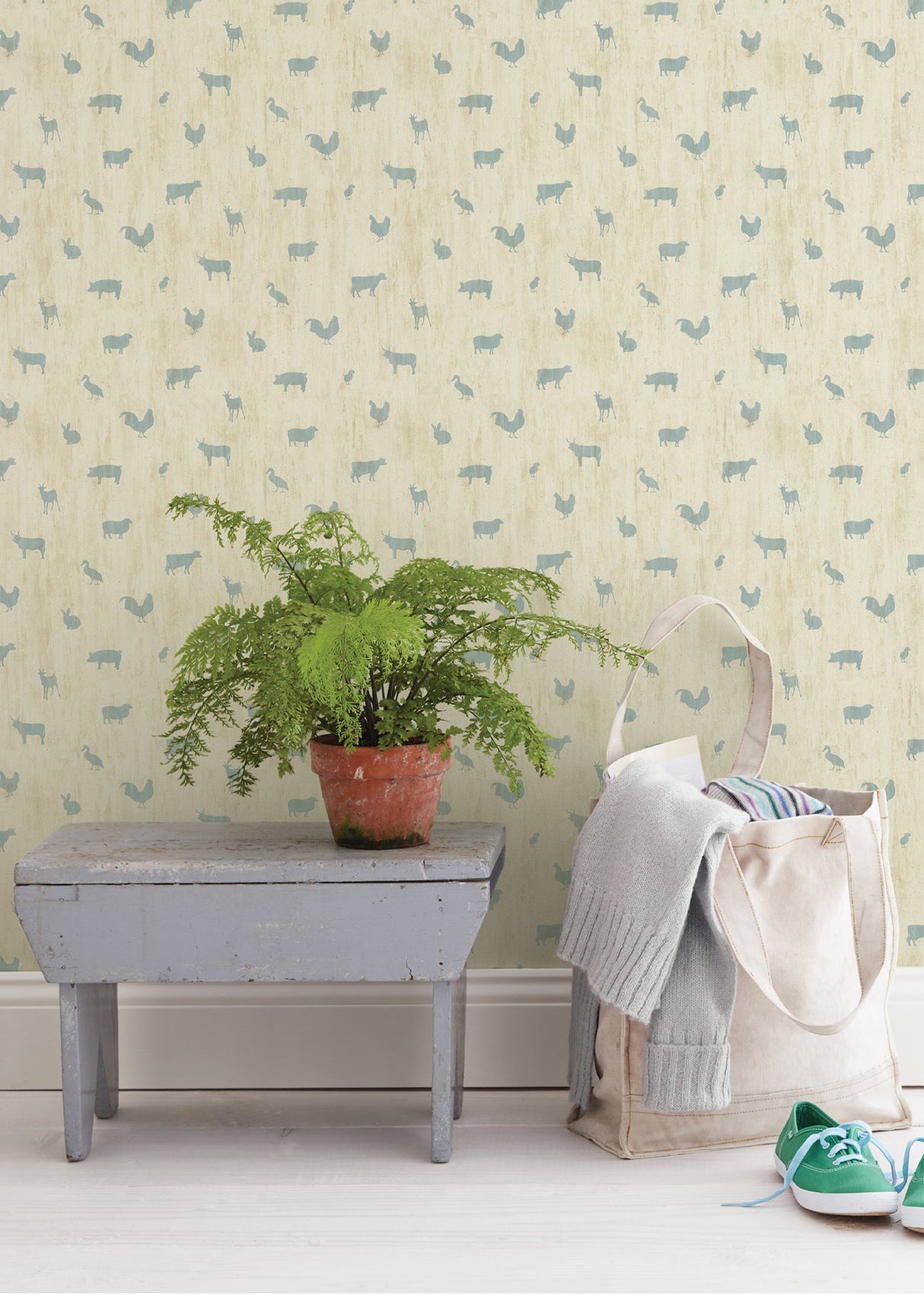 Chesapeake CTR64252 Farnhan Blue Animal Toss Wallpaper