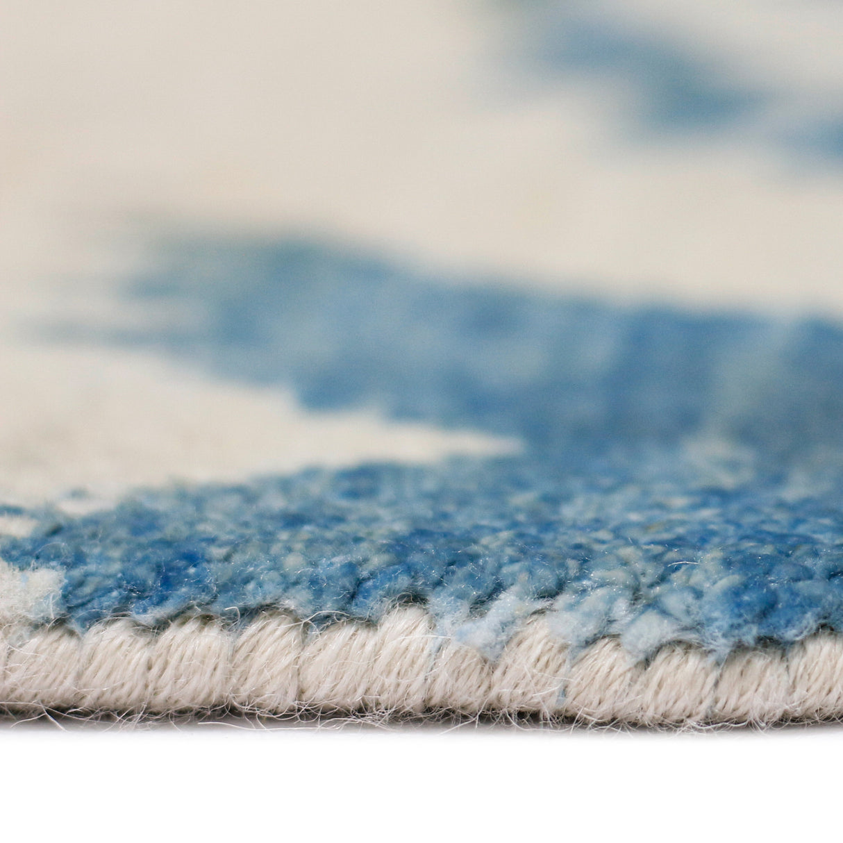 Amer Rugs DAZ-3 Dazzle Classic Floral Area Rug