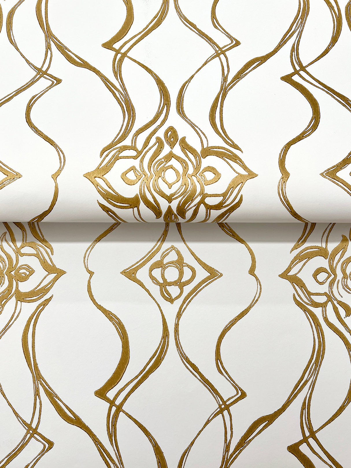 Eade’s Pirouette White & Gold