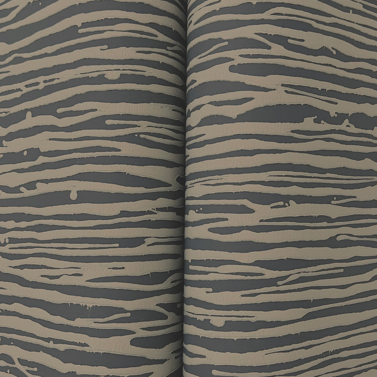 Eade’s Horizons Charcoal