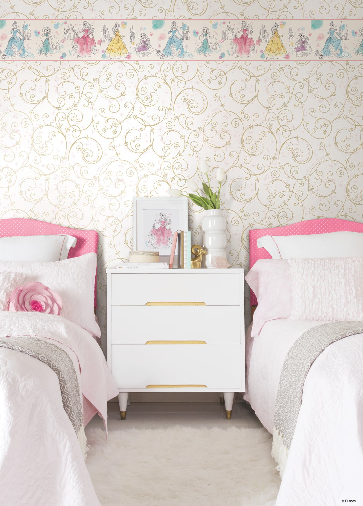 York DI0905 Disney Princess Perfect Scroll Gold Glitter Wallpaper