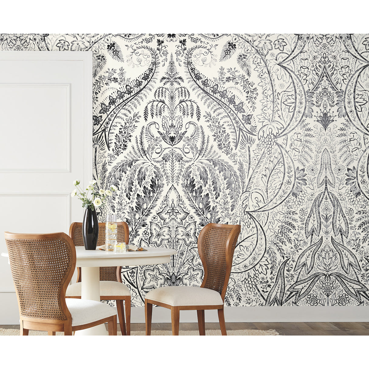 York DM4911M Jaipur Paisley Damas Black Wall Mural