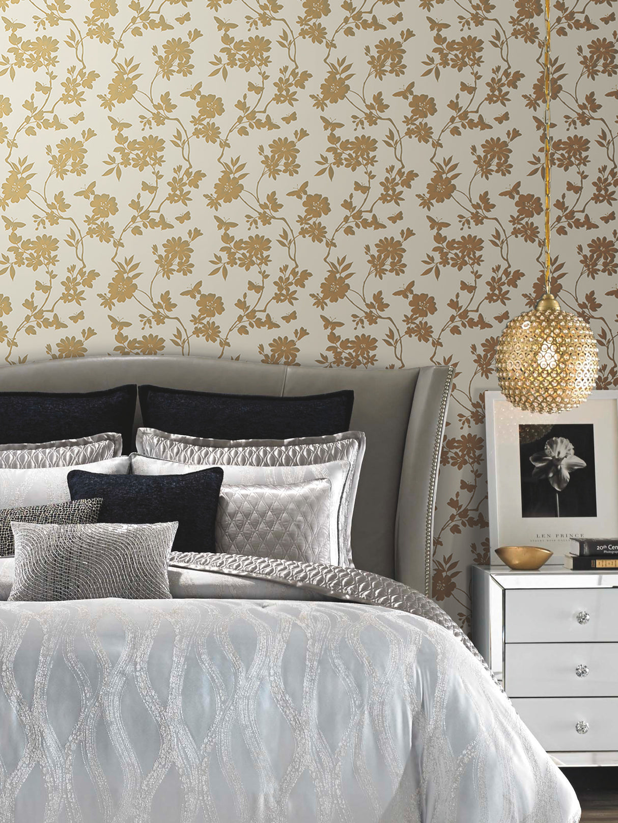 York DT5022 Flutter Vine White & Gold Wallpaper