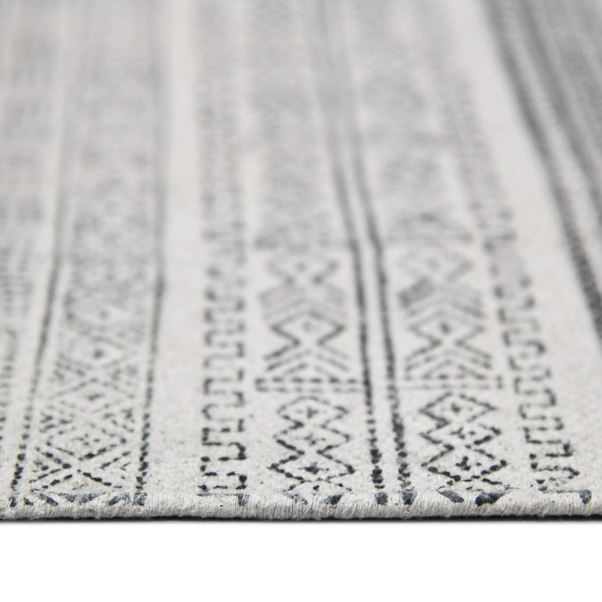 Amer Rugs DUN10508 Dune Distressed Geometric Charcoal 5' X 8' Area Rug