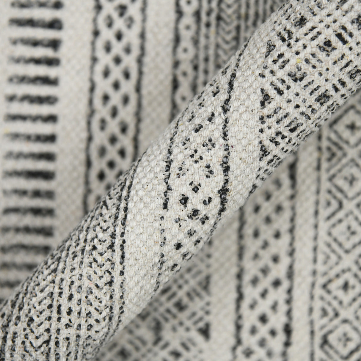 Amer Rugs DUN10508 Dune Distressed Geometric Charcoal 5' X 8' Area Rug