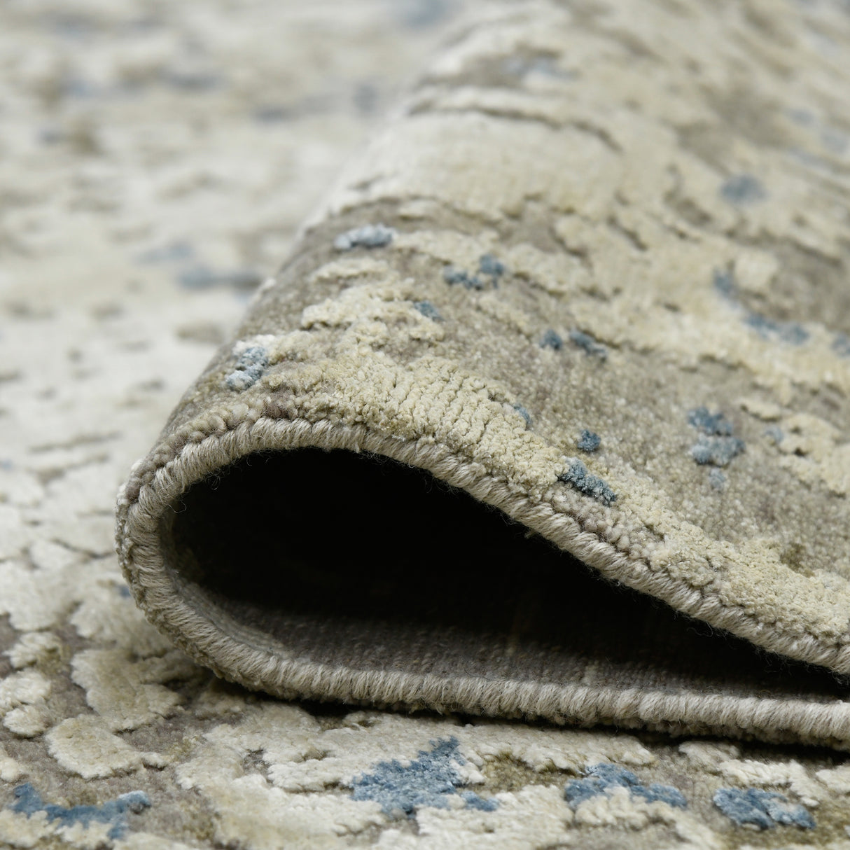 Amer Rugs ESS-2 Essence Contemporary Abstract Area Rug