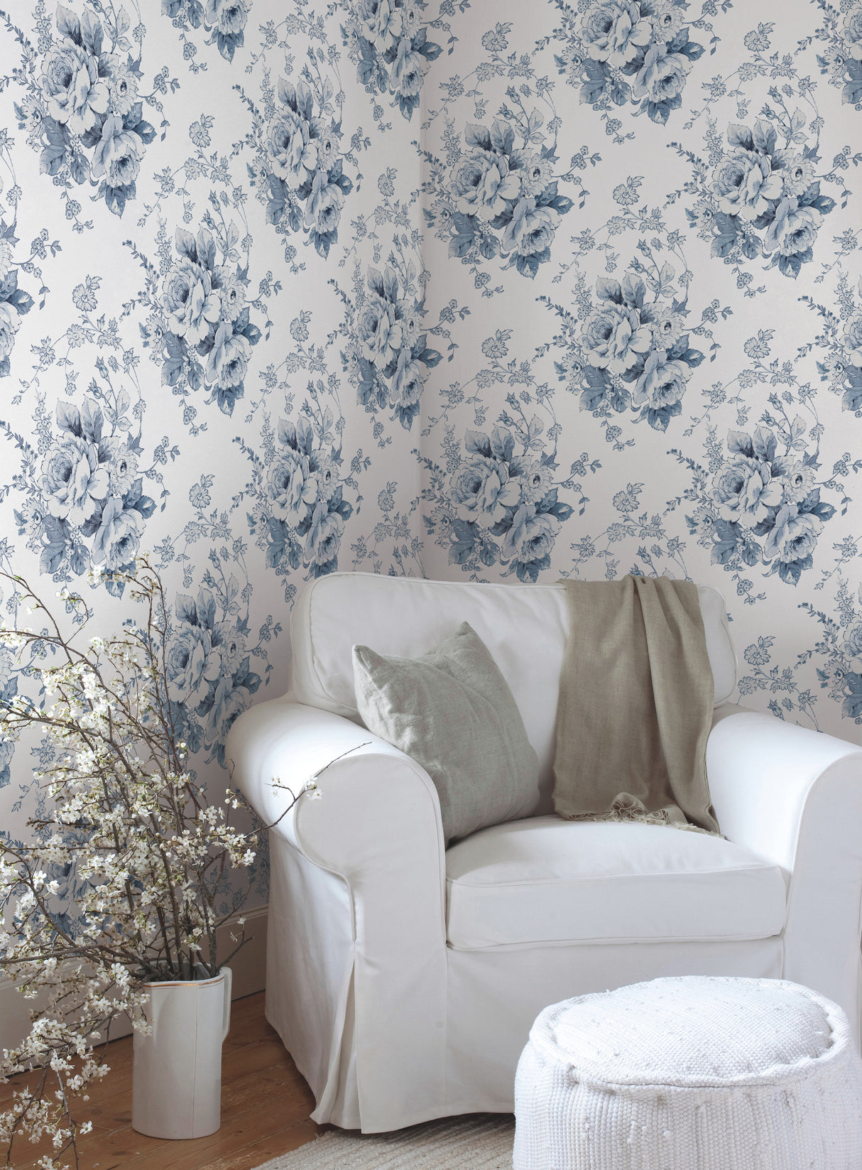 York FH4087 Heritage Rose Navy & White Wallpaper