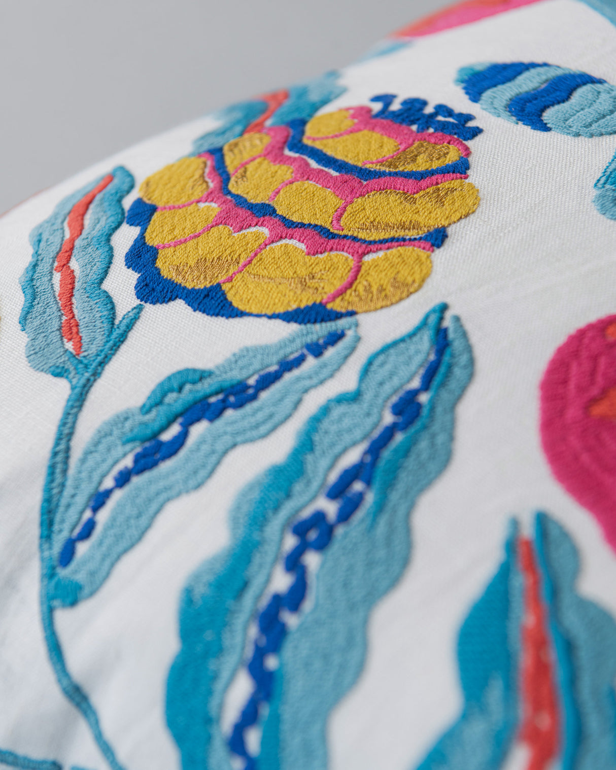 MindtheGap FIORI DI LIMONE Embroidered Cushion - Lifestyle Collection 2024