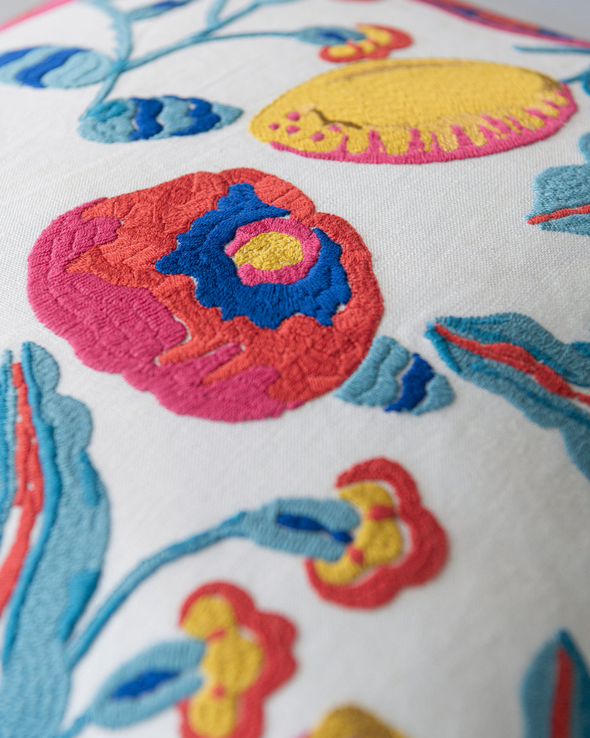 MindtheGap FIORI DI LIMONE Embroidered Cushion - Lifestyle Collection 2024