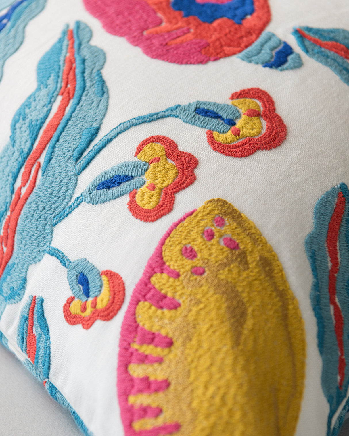 MindtheGap FIORI DI LIMONE Embroidered Cushion - Lifestyle Collection 2024