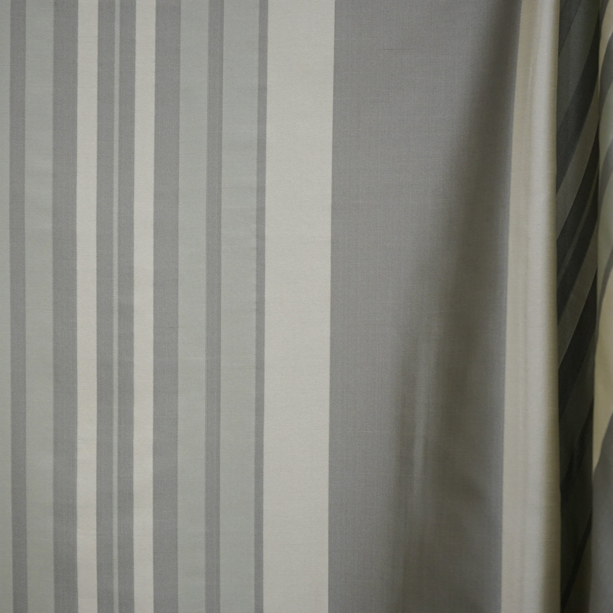 JF Studio 70-SJ101 FREIDA Fabric - Eade's Wallpaper & Fabric