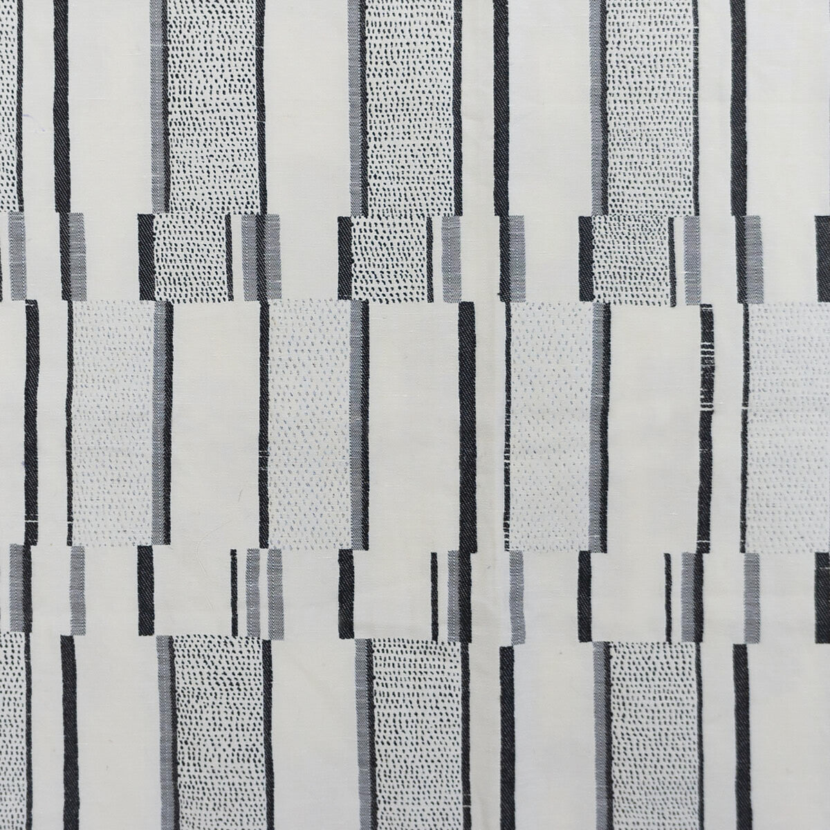 GASTON Y DANIELA GDT5627.001.0 SEIJUN ORIGINAL Fabric - Eade's Wallpaper