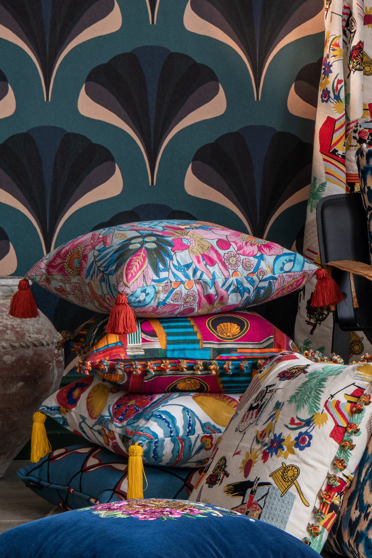 MindtheGap GIARDINO SEGRETO Embroidered Cushion - Lifestyle Collection 2024