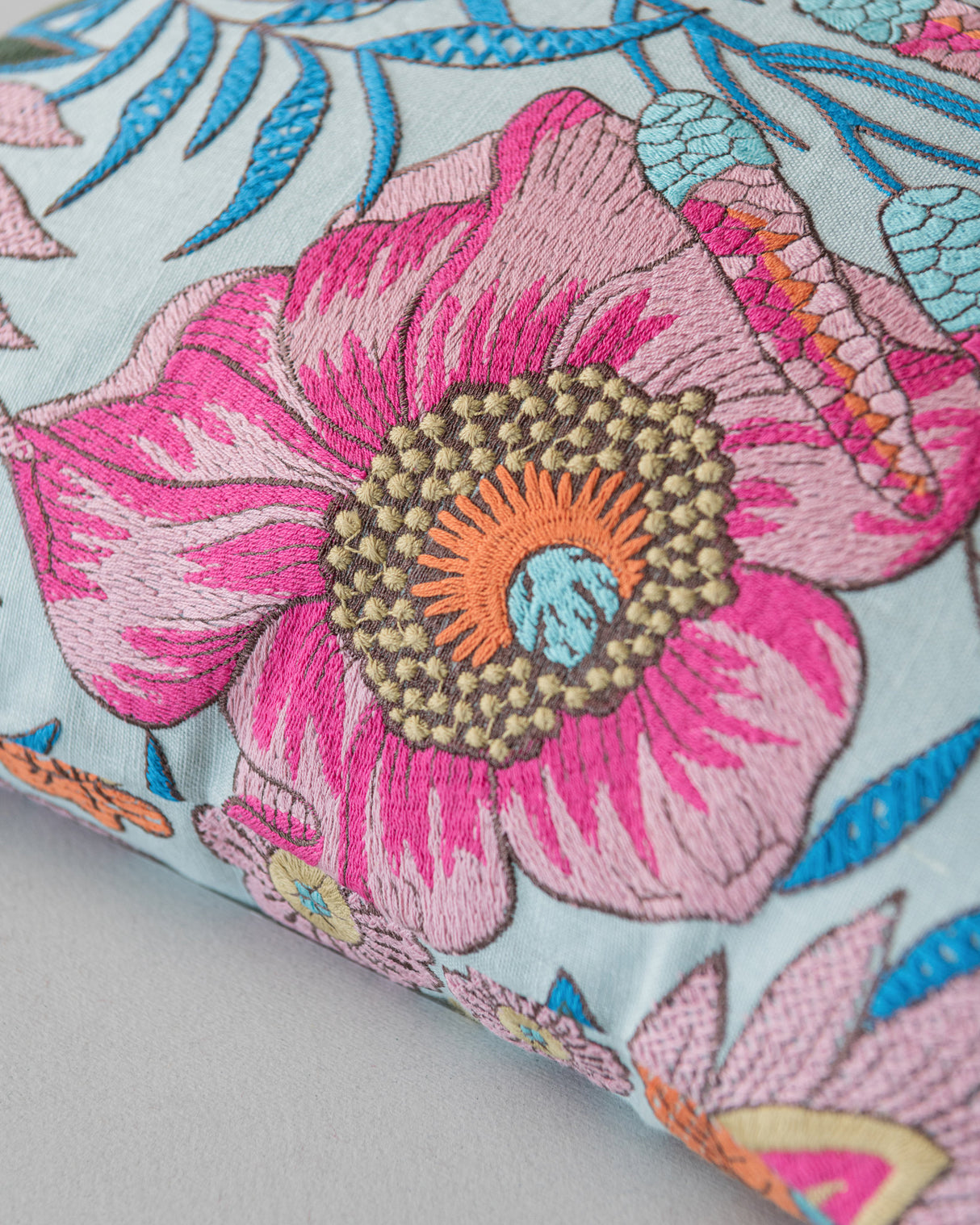 MindtheGap GIARDINO SEGRETO Embroidered Cushion - Lifestyle Collection 2024