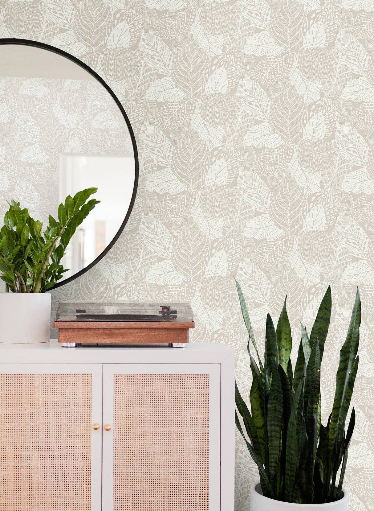 York GO8222 Vinca White Metallic Wallpaper