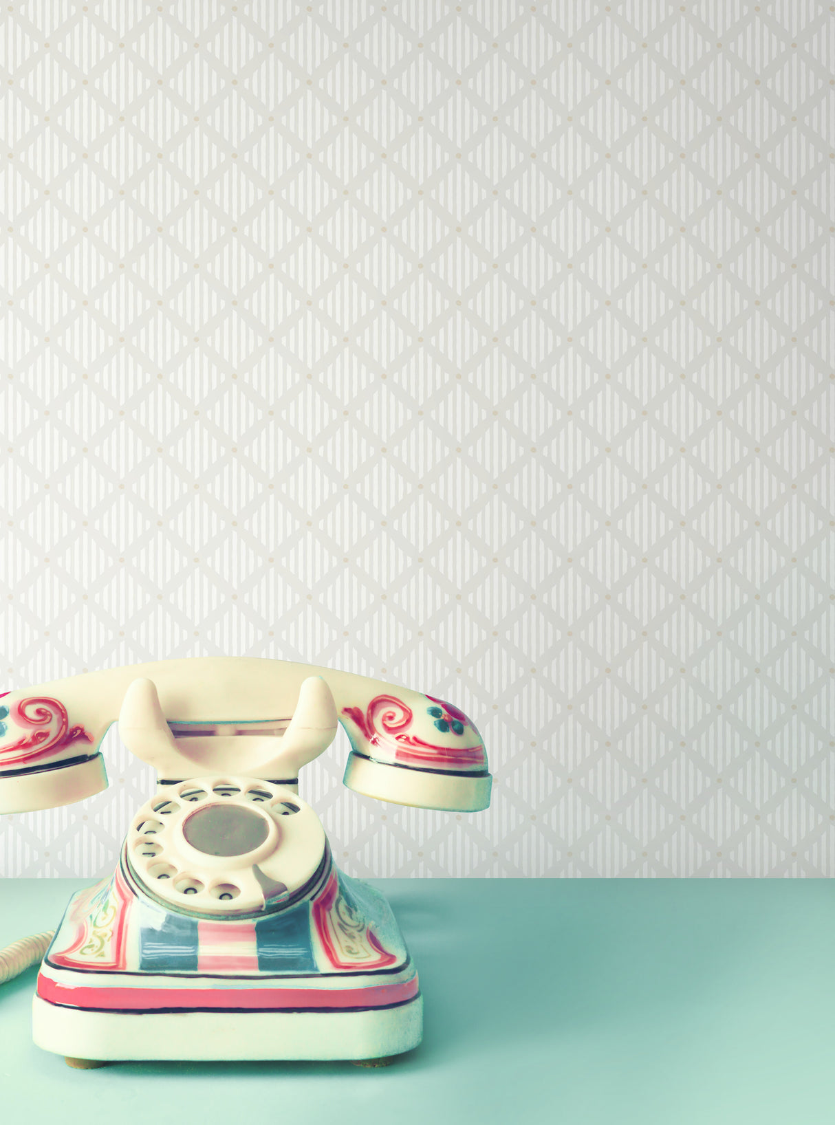 York GR6002 Diamond Gate White & Tan Wallpaper