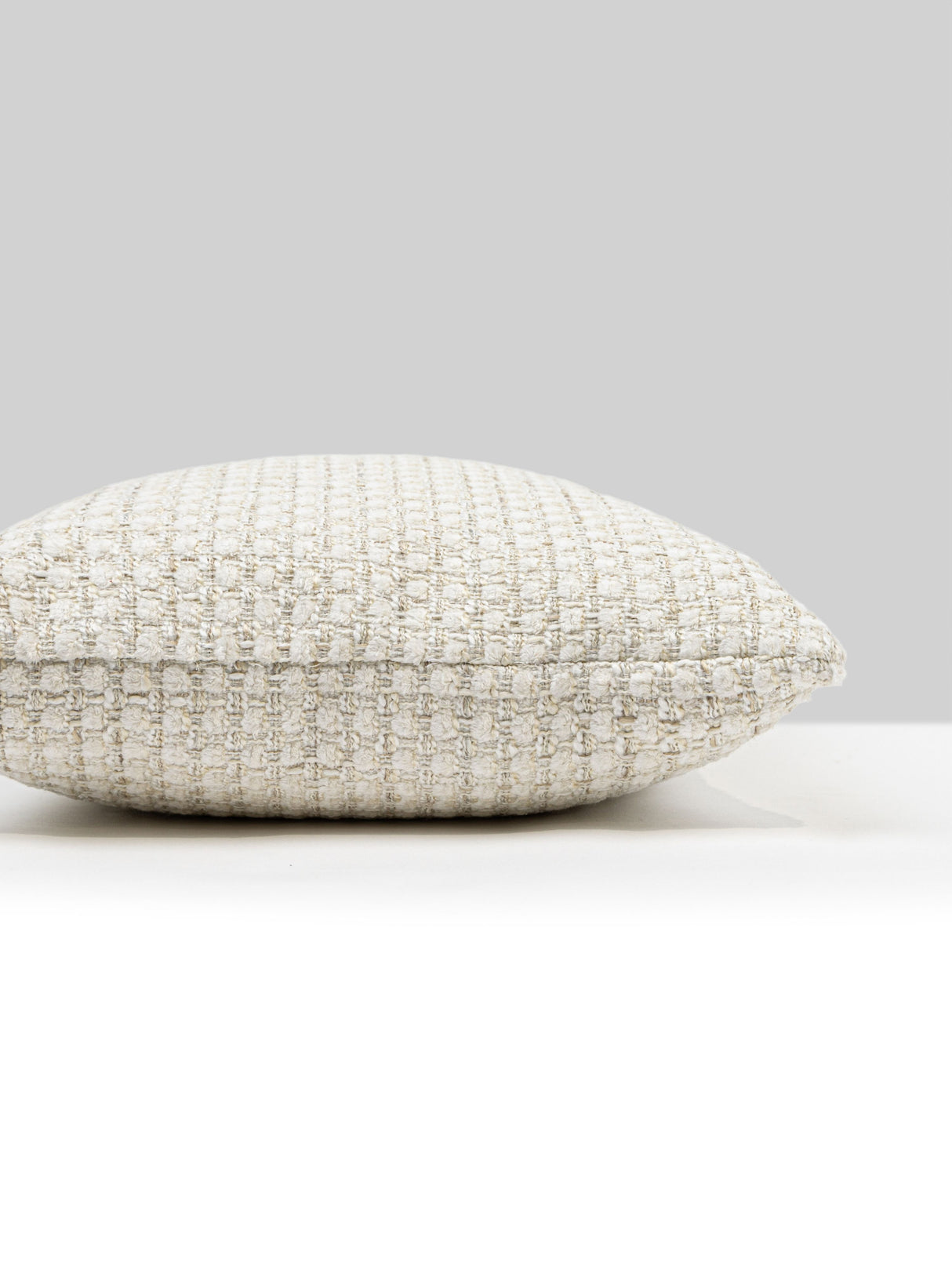 Scalamandre HN 0001LBDK27333 HEATHERTON PILLOW - Pillow Coll