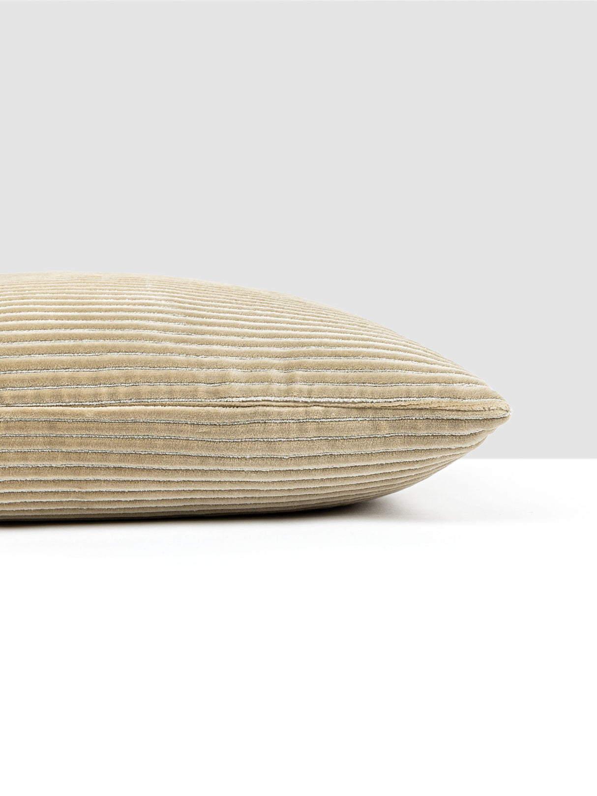 Scalamandre HN 0004SDDK42004 HIGHLIGHT PILLOW - Pillow Colle