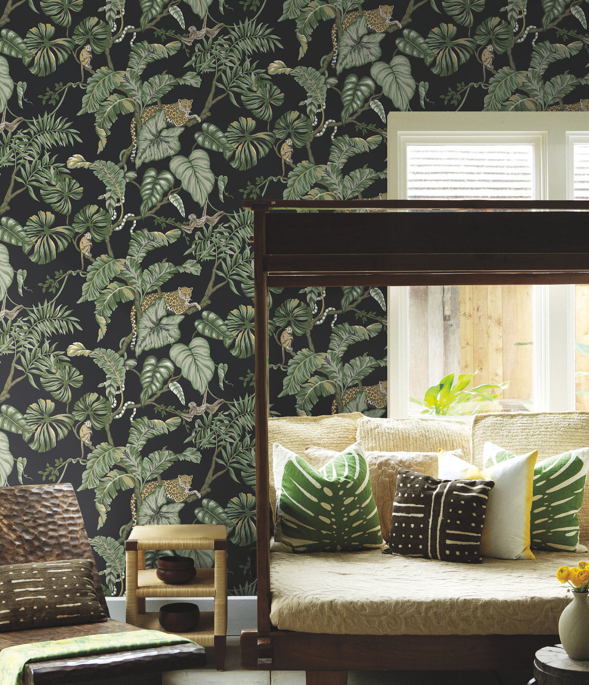 York HO2143 Jungle Cat Black Wallpaper