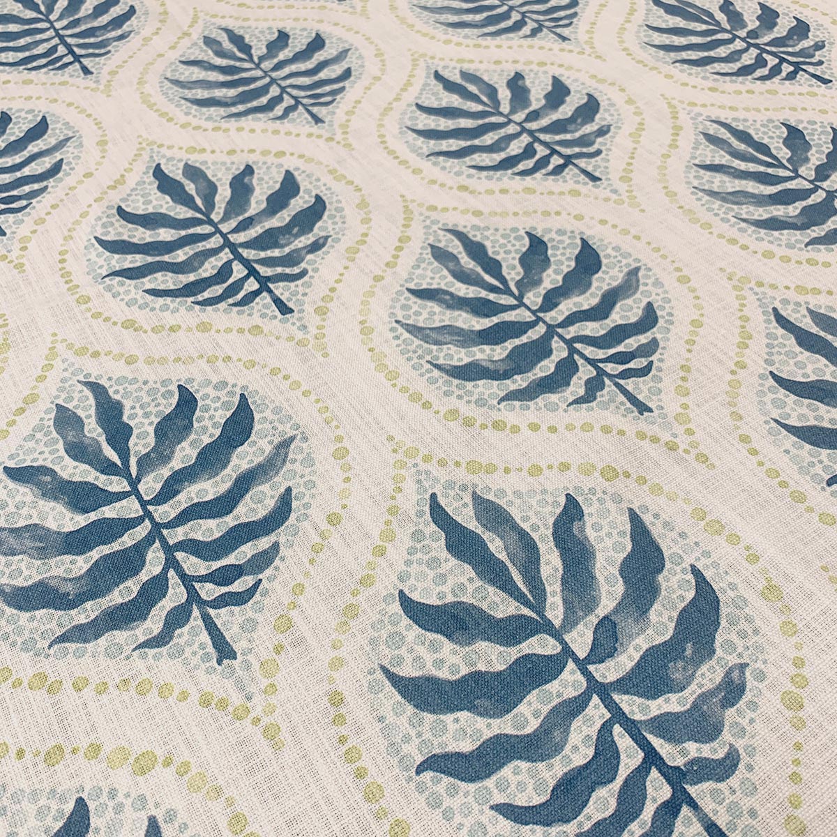 Eade’s KELPO AZURE AZURE