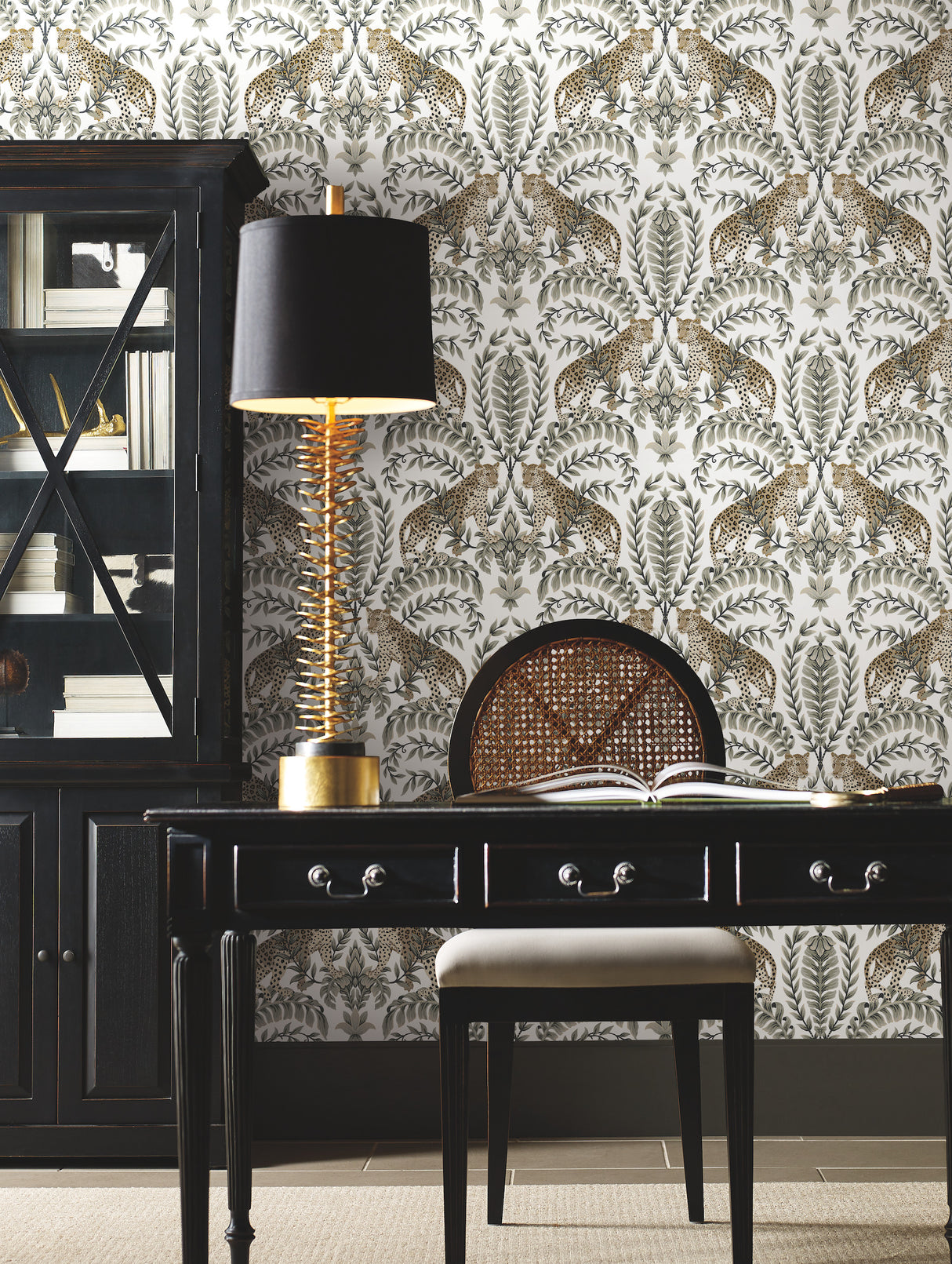 York KT2202 Jungle Leopard White & Black Wallpaper