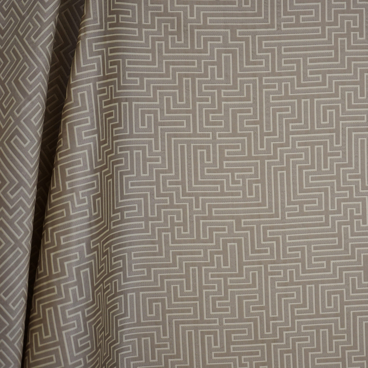 JF Studio 32-SJ101 LABYRINTH Fabric - Eade's Wallpaper & Fabric