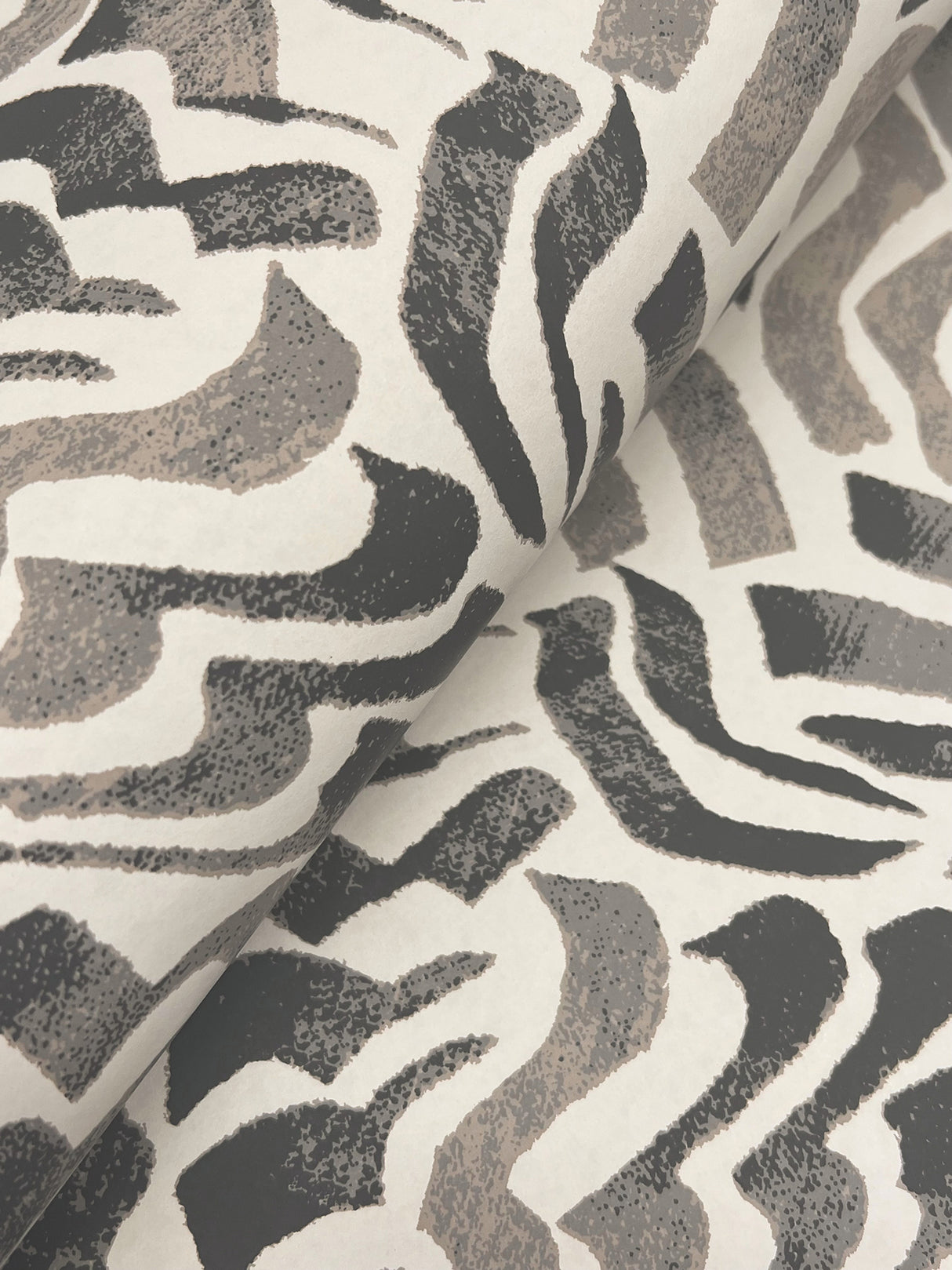 York LM5324 Zora Wave Charcoal Wallpaper