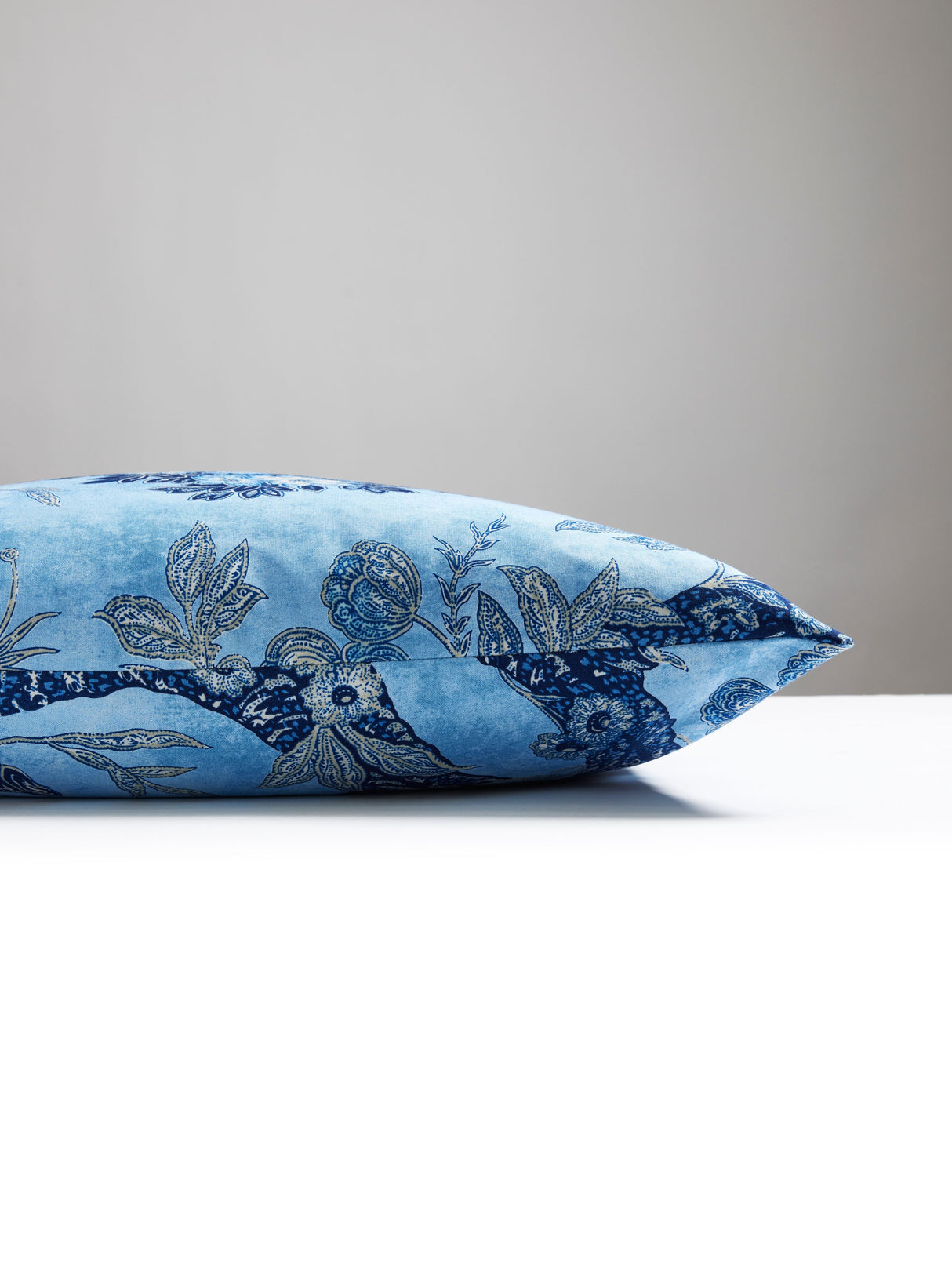 Scalamandre M7 0001SUMMPILL SUMMERHOUSE HILL PILLOW - Pillow