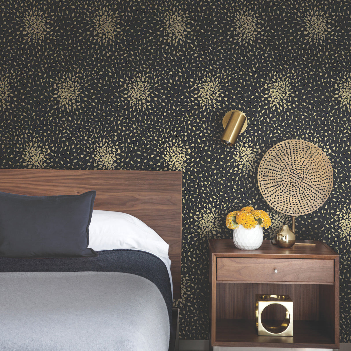 York MD7102 Petite Leaves Black & Gold Wallpaper