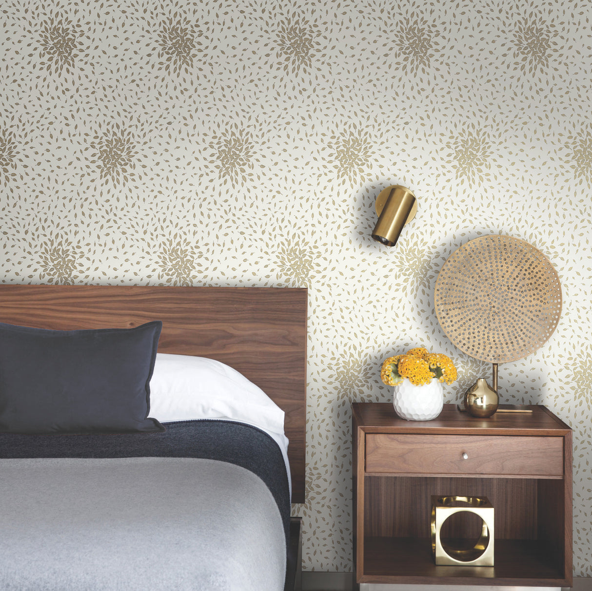 York MD7103 Petite Leaves Cream & Gold Wallpaper