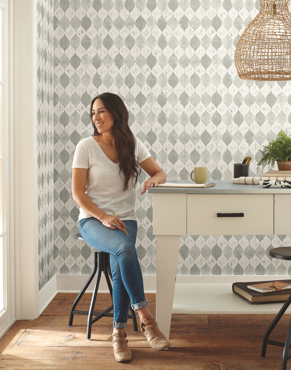 York ME1564 Garden Trowel Woodblock Print Grey Wallpaper