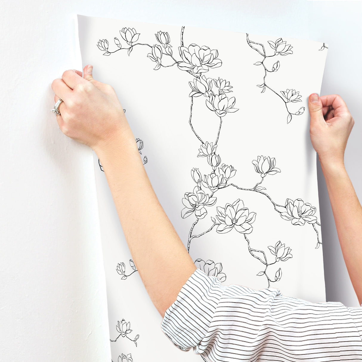 Magnolia Home MF4731 Magnolia Black Branches Wallpaper
