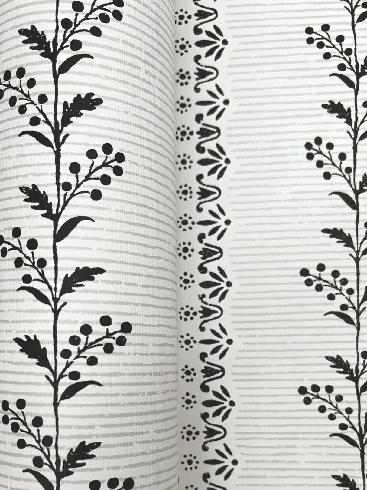 York MF4762 Everleigh Wallpaper - Eade's Wallpaper